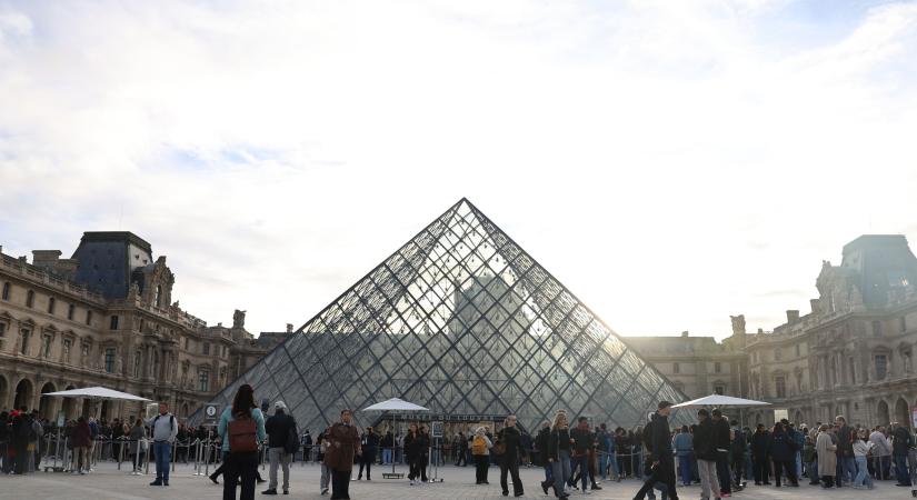 Elfogták a Louvre-ékszerrablás negyedik gyanúsítottját is