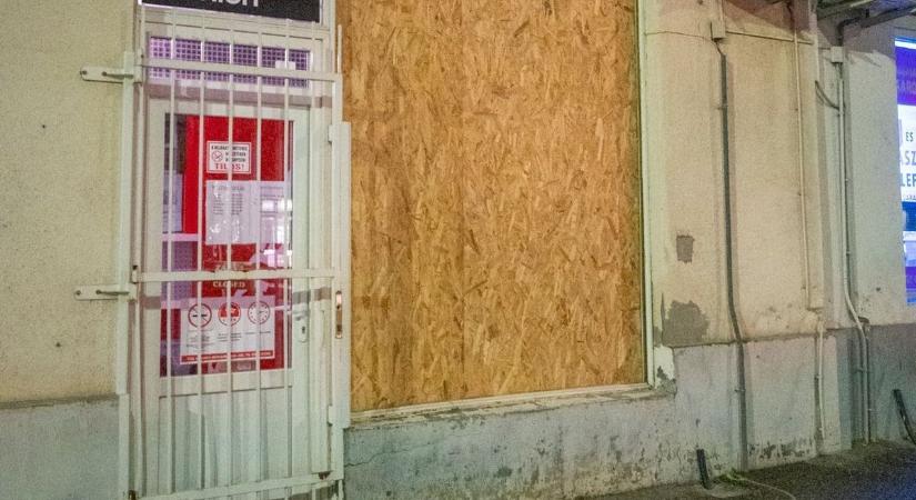 Felrobbant egy pénzváltó automata a város közepén