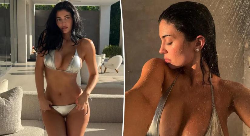 Ez önnek is látnia kell! Szinte semmit sem takar Kylie Jenner falatnyi bikinije