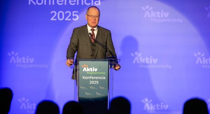 Az aktív Magyarország program „szívében van az élhetőségnek” – mondta Navracsics Tibor Siófokon