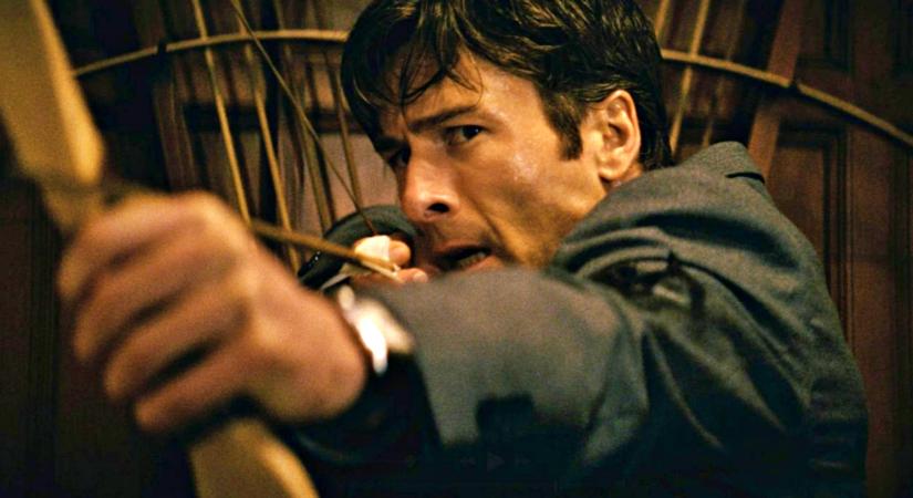 Befutott az első előzetes a How to Make a Killing című fekete komédiához, amelyben Glen Powell úgy dönt, kinyír mindenkit, aki közte és hatalmas öröksége között áll