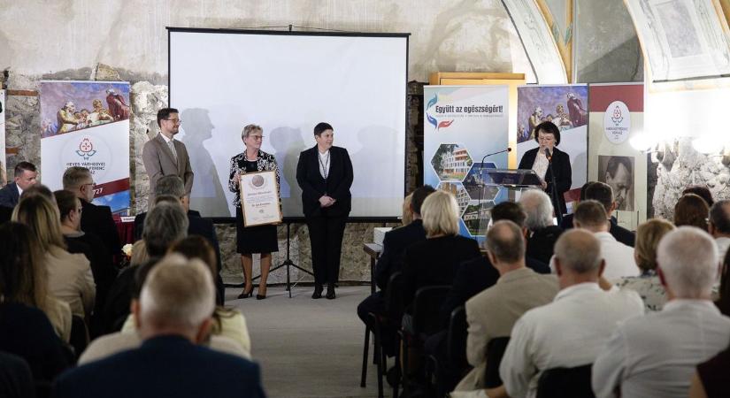 256 éves évfordulóját ünnepelte az egri orvosképzés – díjakat adtak át  fotók