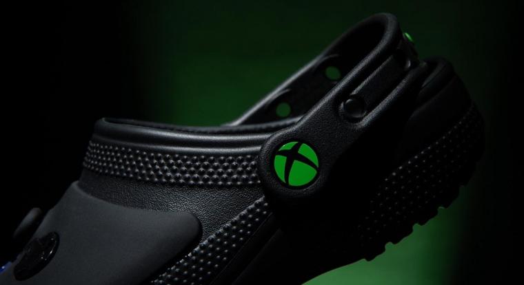 Az igazi gamer Xbox Crocs-ot húz a lábára