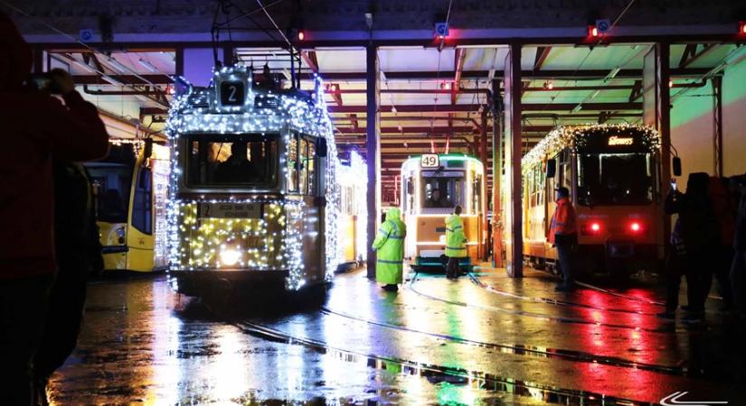 Indul az ünnepi fényflotta – Egyszerre, egy vonalon a hat fényvillamos