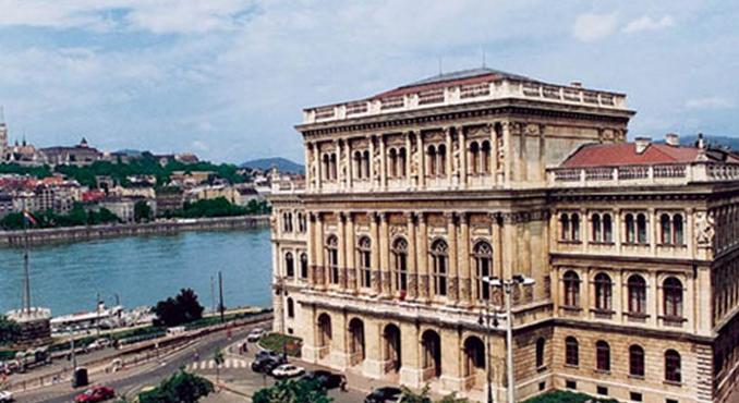 A hazai kutatók csupán egyharmada tud a főállásából megélni – vannak, akik havi 225 ezer forintot keresnek