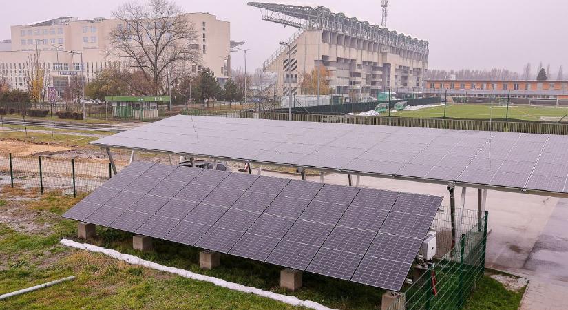 Zöld a színe és a szemlélete is a győri jégsportnak – galéria, videó