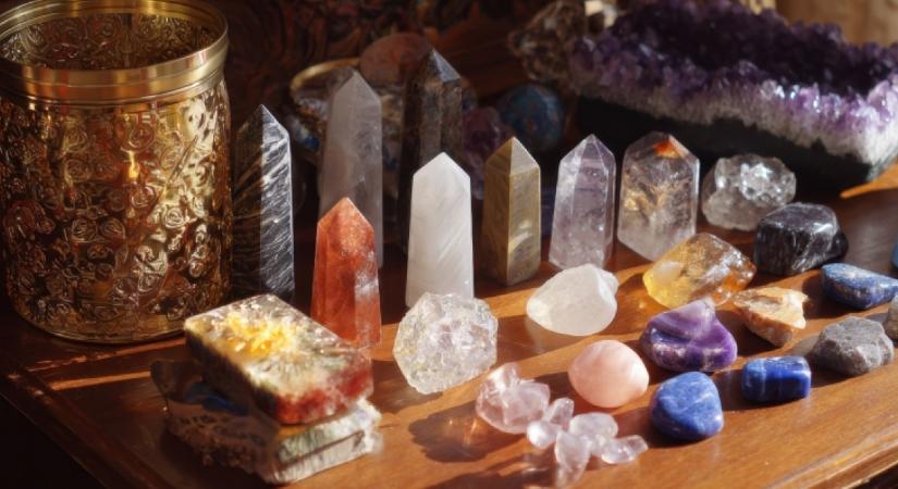 Te hányadikán születtél? Születésed dátuma elárulja, melyik a szerencsehozó kristályod