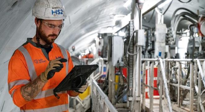 A Festo AX Smartenance szoftver javítja a HS2 alagútfúró gépek karbantartását