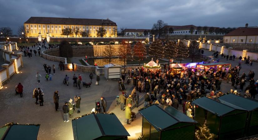 Karácsonyi varázslat a határ mentén – Adventi csodavilág Schloss Hof kastélybirtokán