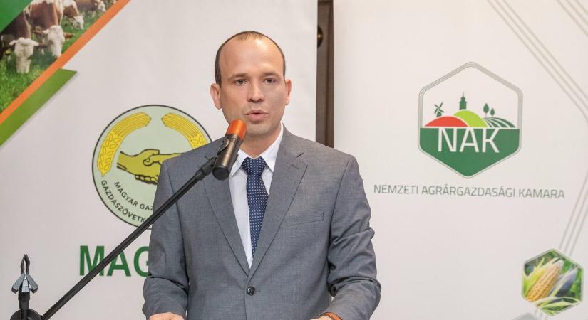 Gazdafórumot tartott a NAK és a MAGOSZ Székesfehérváron (galéria)