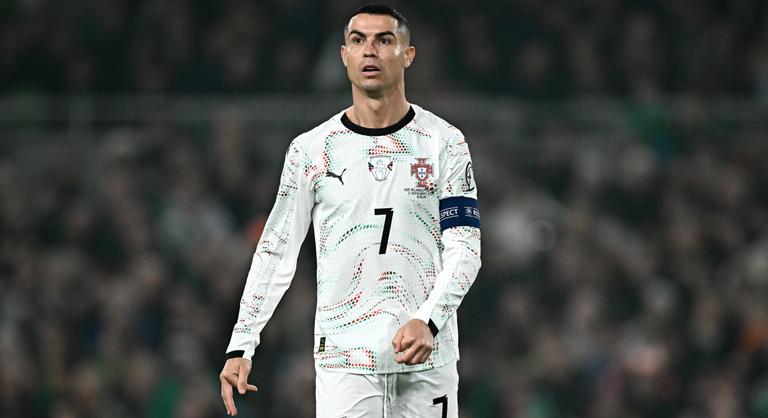 A FIFA úgy büntette meg Cristiano Ronaldót, hogy közben még a portugál járt jól