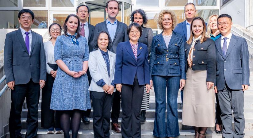 A Pekingi Vegyipari Műszaki Egyetemmel írt alá együttműködési megállapodást a Széchenyi Egyetem