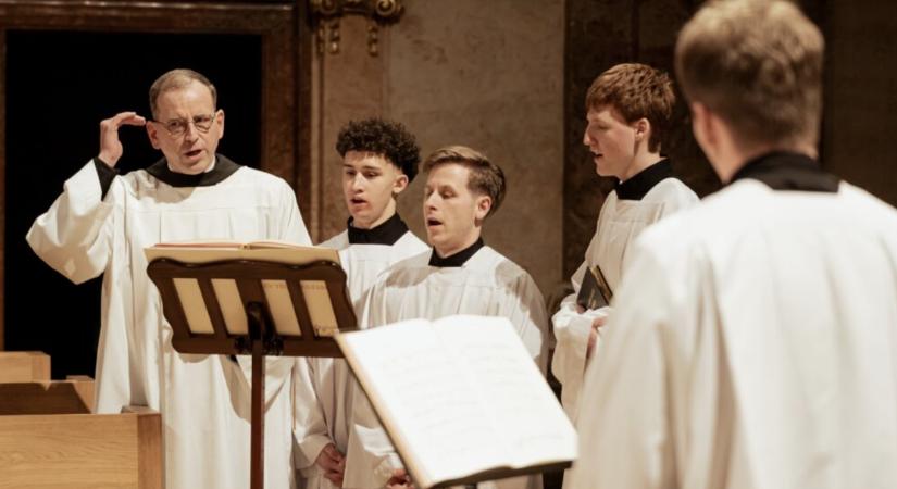 Adventi könyv- és lemezbemutató a bencéseknél