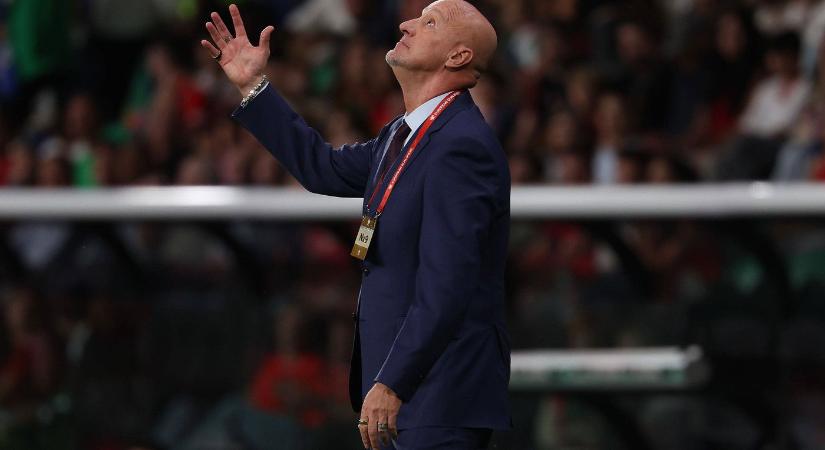 Szokatlan felvételek kerültek ki, így jelentették be Marco Rossi maradását a köztévén, itt a videó