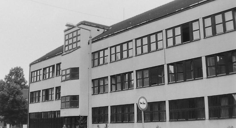 Ezeket a fotókat kár kihagyni, ilyen volt az első mentőállomás Győrben