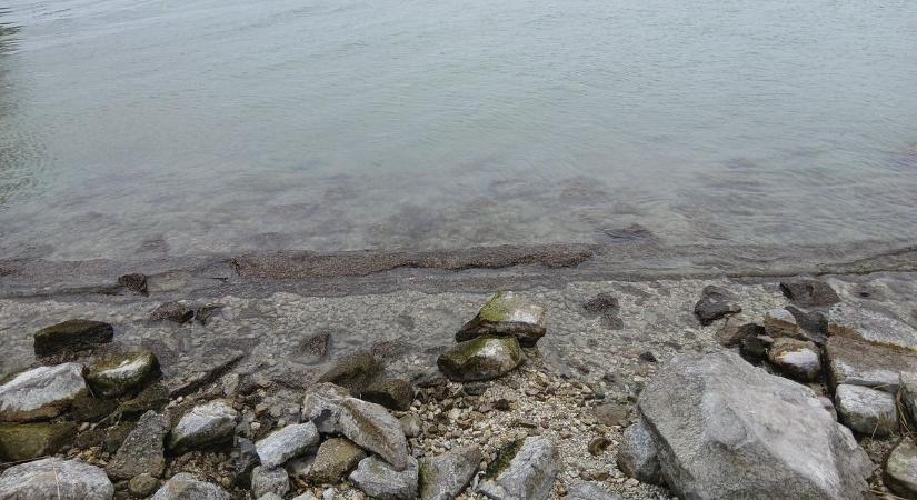 Hidat nyelt el a Balaton?! Az alacsony víz felszínre hozza az elfeledett titkokat