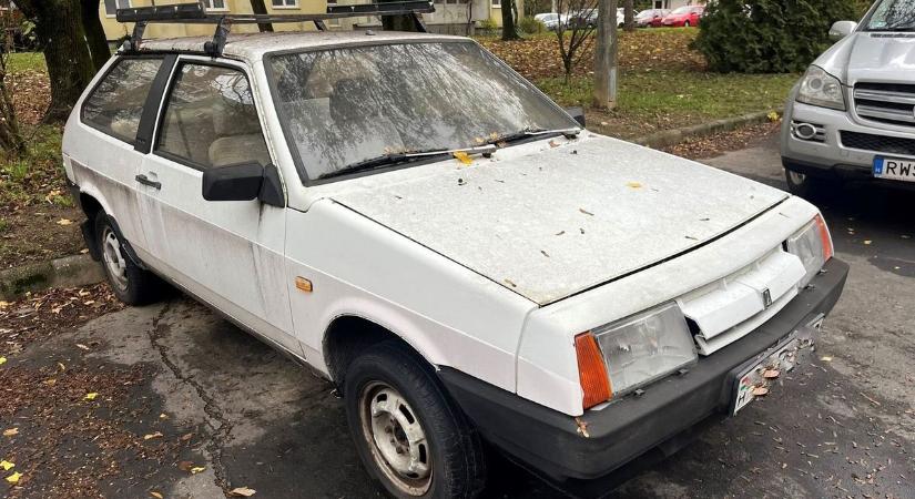 37 éves járgányt mozdítottak el Zalában, hihetetlen, mit találtak a kasztniján (galéria)