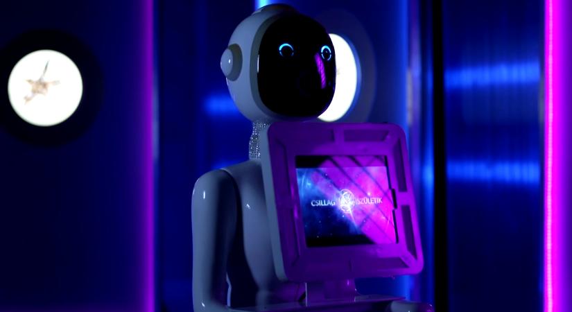 Eljött a pillanat: a robot, aki kiakasztotta Köllő Babettet, most végre szaval