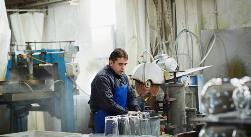 Nesze neked bezzegország: brutál leépítést léptek meg Magyarország szomszédjában, sokan kiakadtak