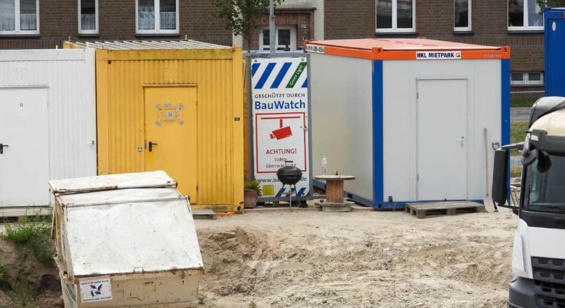 Németországban megmentettek egy férfit, aki több napig egy konténerben rekedt