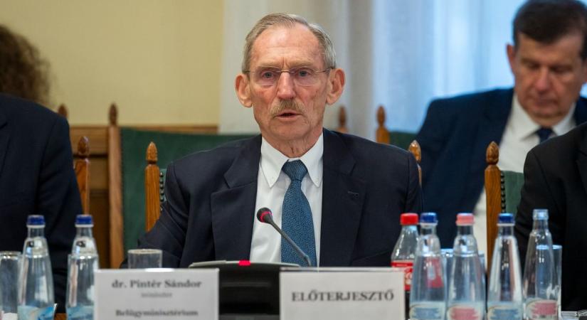 Új jogszabály a láthatáron: betilthatják a drogok említését a művekben