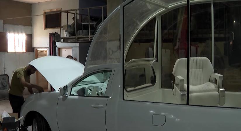 Na ilyet még nem készítettek pápamobilból