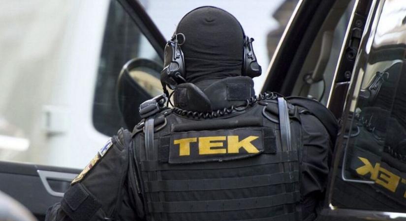 Balesetet szenvedett az Orbán Viktort kísérő egyik TEK-es autó, több embert kórházba szállítottak