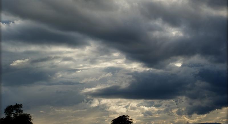 Távozik a ciklon, fokozatosan megszűnik a csapadék