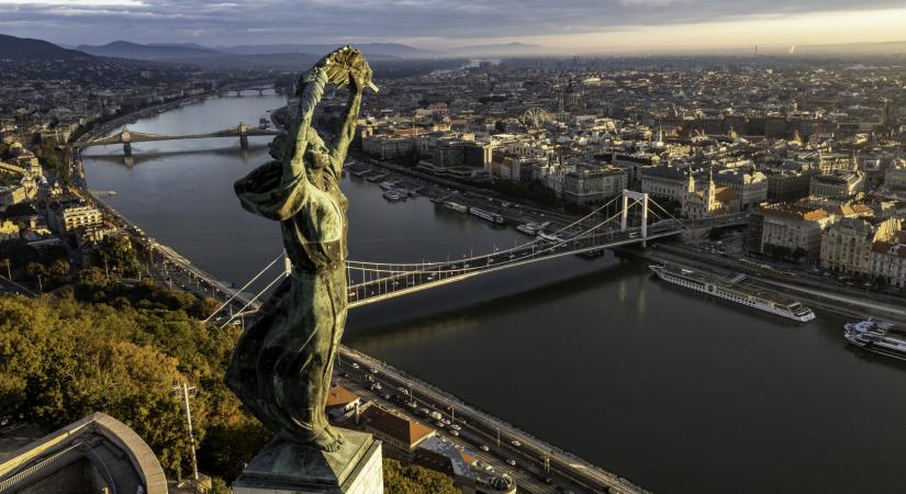 Indul a bizonyítványosztás Magyarországról - Most dől el, leminősítenek-e minket