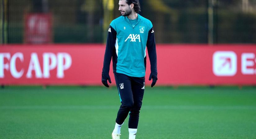 Arne Slot lesokkolt mindenkit Szoboszlaival a sajtótájékoztatón, a magyar riporter azonnal kirohant a teremből