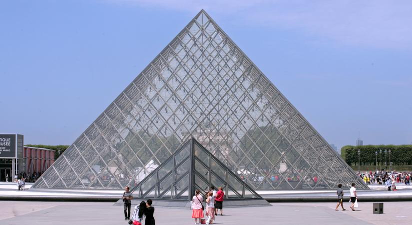 Az újabb letartóztatások ellenére sem kerültek még elő a Louvre ellopott kincsei