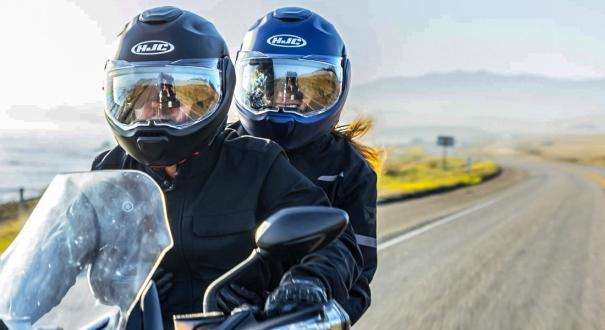 A versenypályáról a közútra: a HJC legújabb modelljei és a különleges Ant-Man sisak