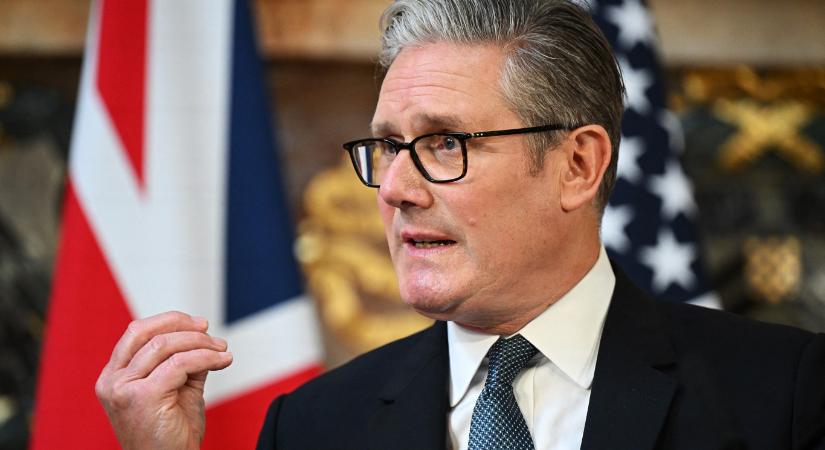 Elnézést kért a brit miniszterelnök, amiért agyrohasztó mémmel zavarta meg az órát