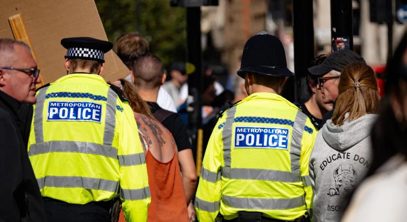 Hussein dílerkedéssel bukott meg Angliában, majd elképesztő dolog derült ki róla