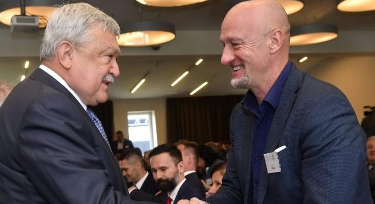 Csányi Sándor: az elnökség egyhangúlag döntött Rossi maradása mellett