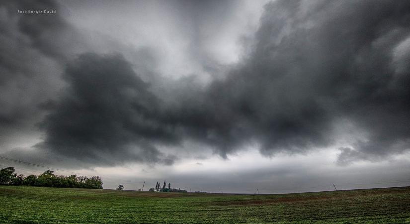 Szerdán is marad a borult idő, de fokozatosan megszűnik a csapadék