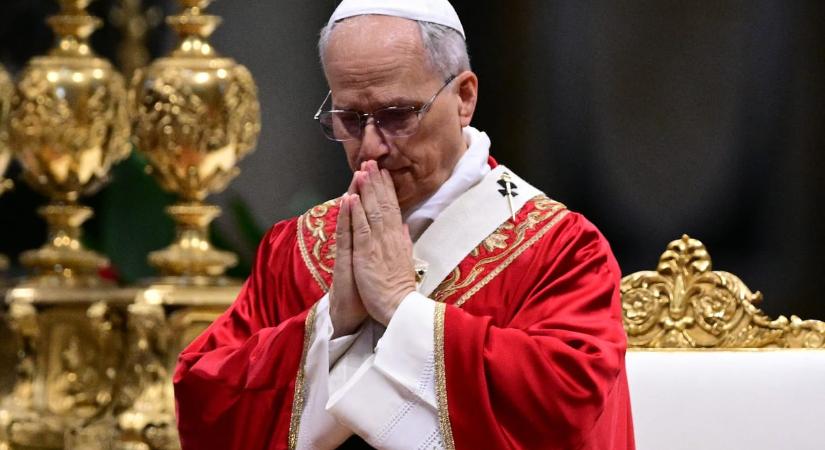 XIV. Leó pápa elítélte a többnejűséget