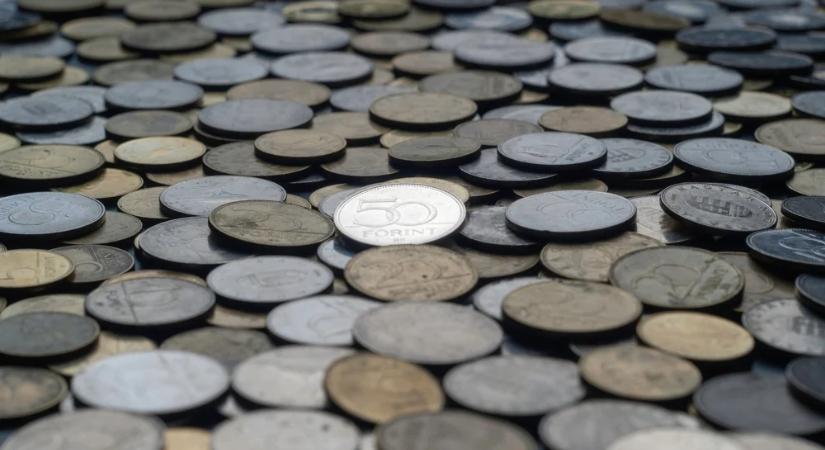 Ez lesz a ma forgalomba kerülő új forint érmén – FOTÓ