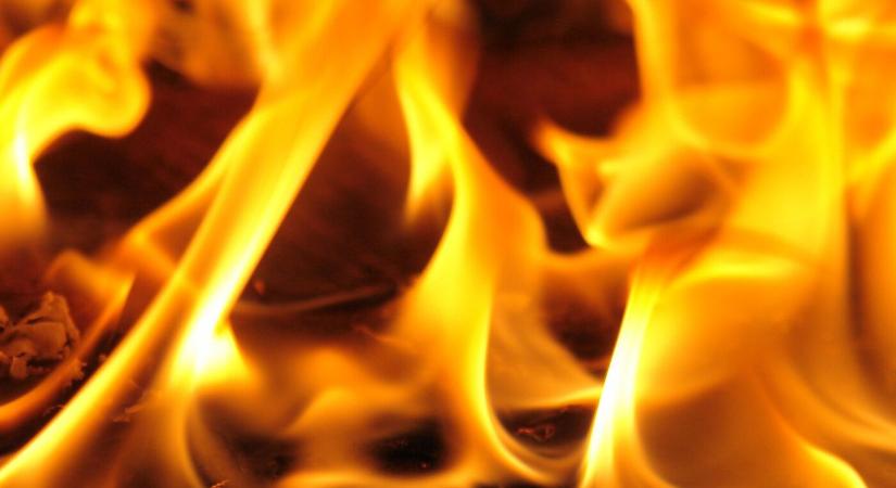 4, 6 és 8 éves kislány éghetett benn édesanyjukkal a Léva melletti családi ház tüzében