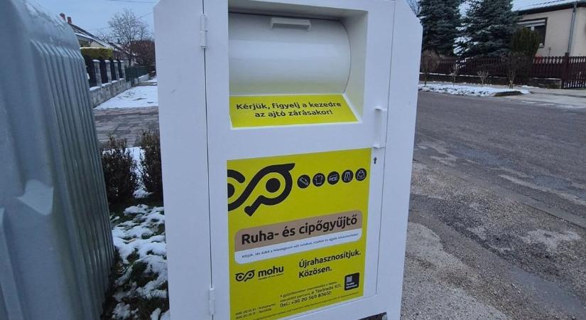 Új textilgyűjtő konténer segíti az újrahasznosítást Gönyűn