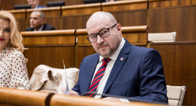 Huliak is kiakadt a Beneš-dekrétumok eltörlésének gondolatától: „Mindannyian kezdjenek el magyarul tanulni”