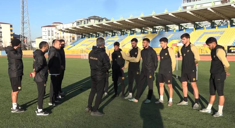 Őrületes bundabotrány: Mindenkit elkaptak, egy klubnak játékosa is alig maradt