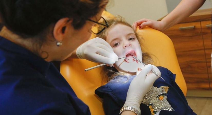 Nem tudsz aludni, mert a gyerek csikorgatja a fogát? Ezt tanácsolja a kaposvári fogorvos