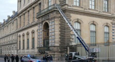 A francia rendőrség letartóztatta a Louvre kirablásának utolsó gyanúsítottját
