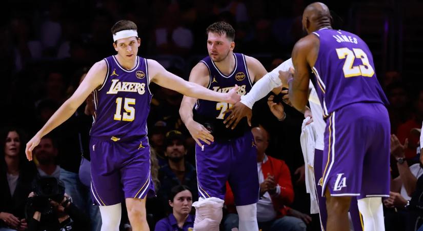 A Lakers simán nyerte a Los Angeles-i rangadót az NBA-kupában