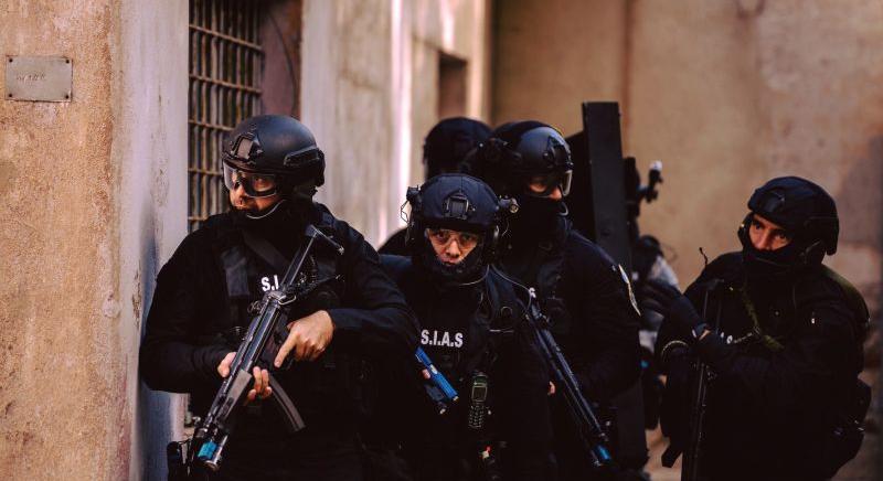 Biztosítótársaság Maros megyei székhelyein kutakodnak a rendőrök