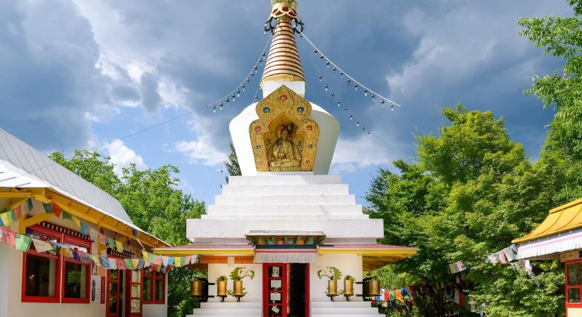 Kőrösi Csoma Sándor Emlékpark – Sztúpa, Tar