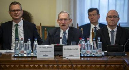 Pintér Sándor szerint vele az egész ország jól járt, a hozzá tartozó területeken megjelent a rend, a biztonság és a következetesség