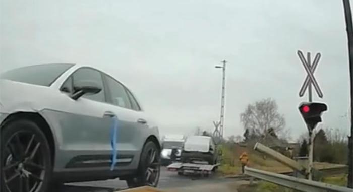 A komáromi rendőrök is készen voltak attól, amit a vasúti átjáróban láttak