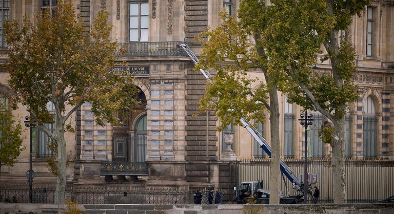 Újabb gyanúsítottakat vettek őrizetbe, elfoghatták a Louvre-ékszerrablás elkövetőit